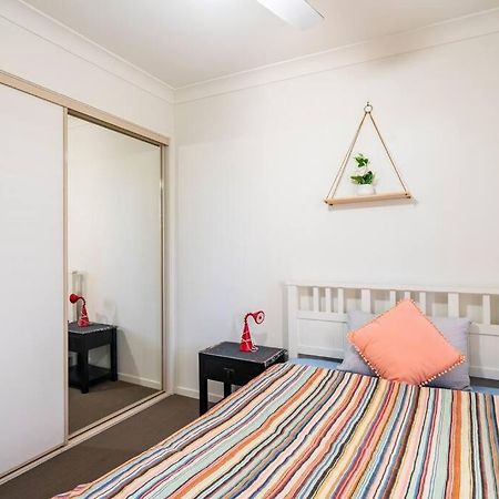 Room With Separate Bath In Shared Homestay Redcliffe Εξωτερικό φωτογραφία