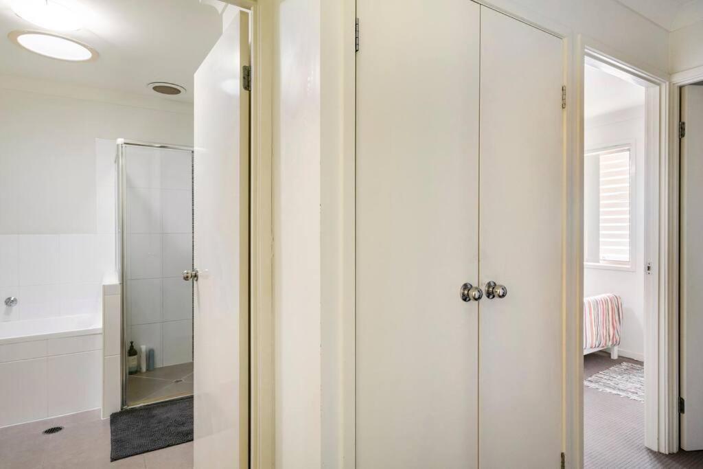 Room With Separate Bath In Shared Homestay Redcliffe Εξωτερικό φωτογραφία